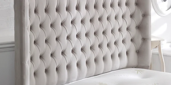Winged Chesterfield headboard: a choice of class